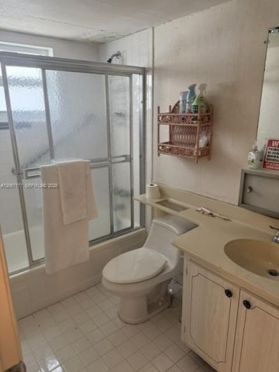 619 NE 14th Ave, Unit 403, Hallandale Beach, FL 33009 Photo