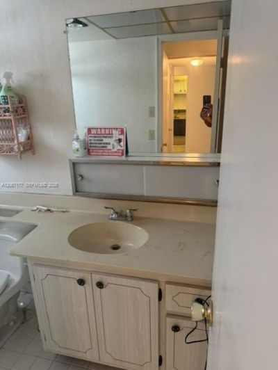619 NE 14th Ave, Unit 403, Hallandale Beach, FL 33009 Photo