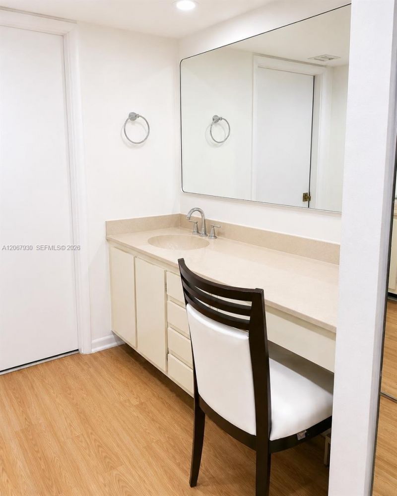 9735 NW 52nd St , Unit 305, Doral, FL 33178 Photo