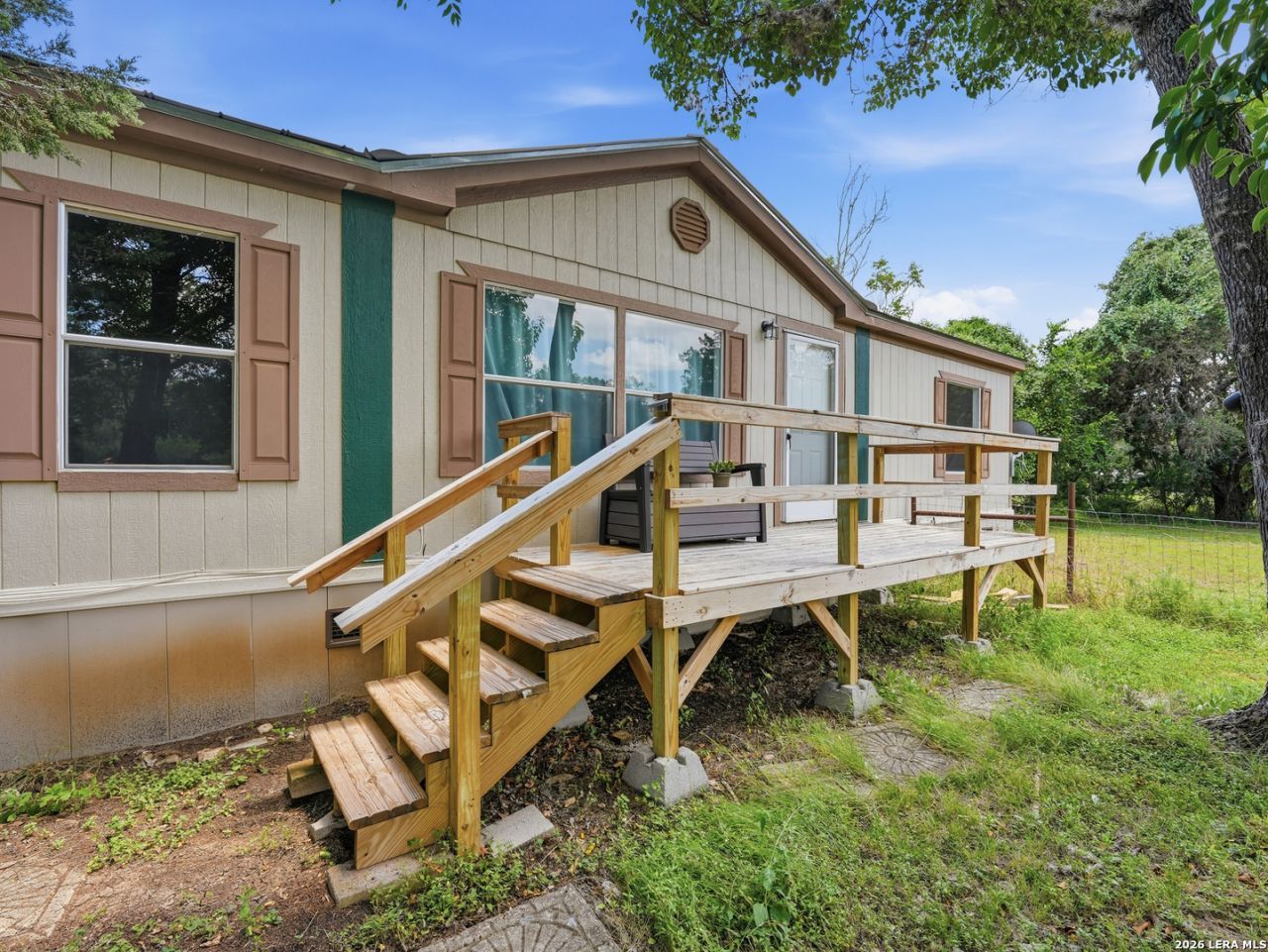 718 Oak Dr, Bandera, TX 78003 Main Photo