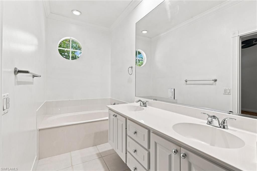 3564 Islandwalk Cir , Naples, FL 34119 Photo