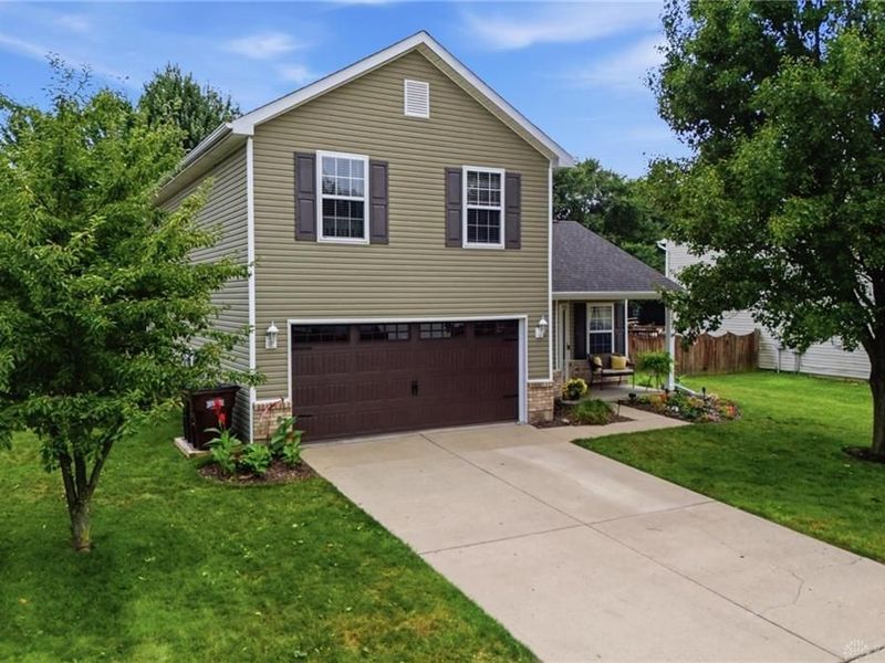 2931 W Barnhill Place, Xenia, OH 45385 Photo 2