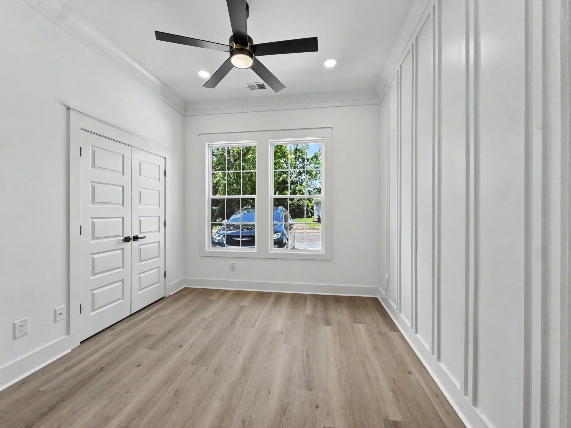 2233 Clinton Street Photo 10