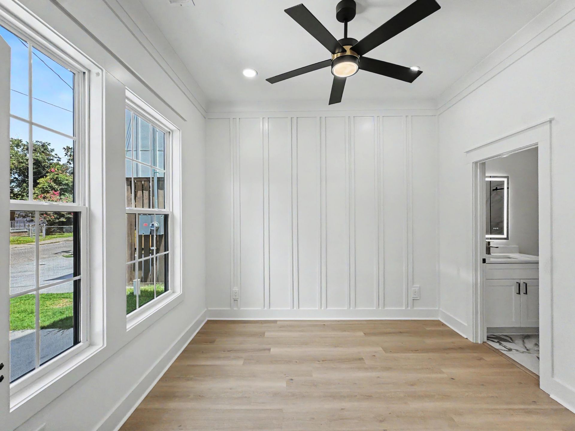 2233 Clinton Street Photo 11