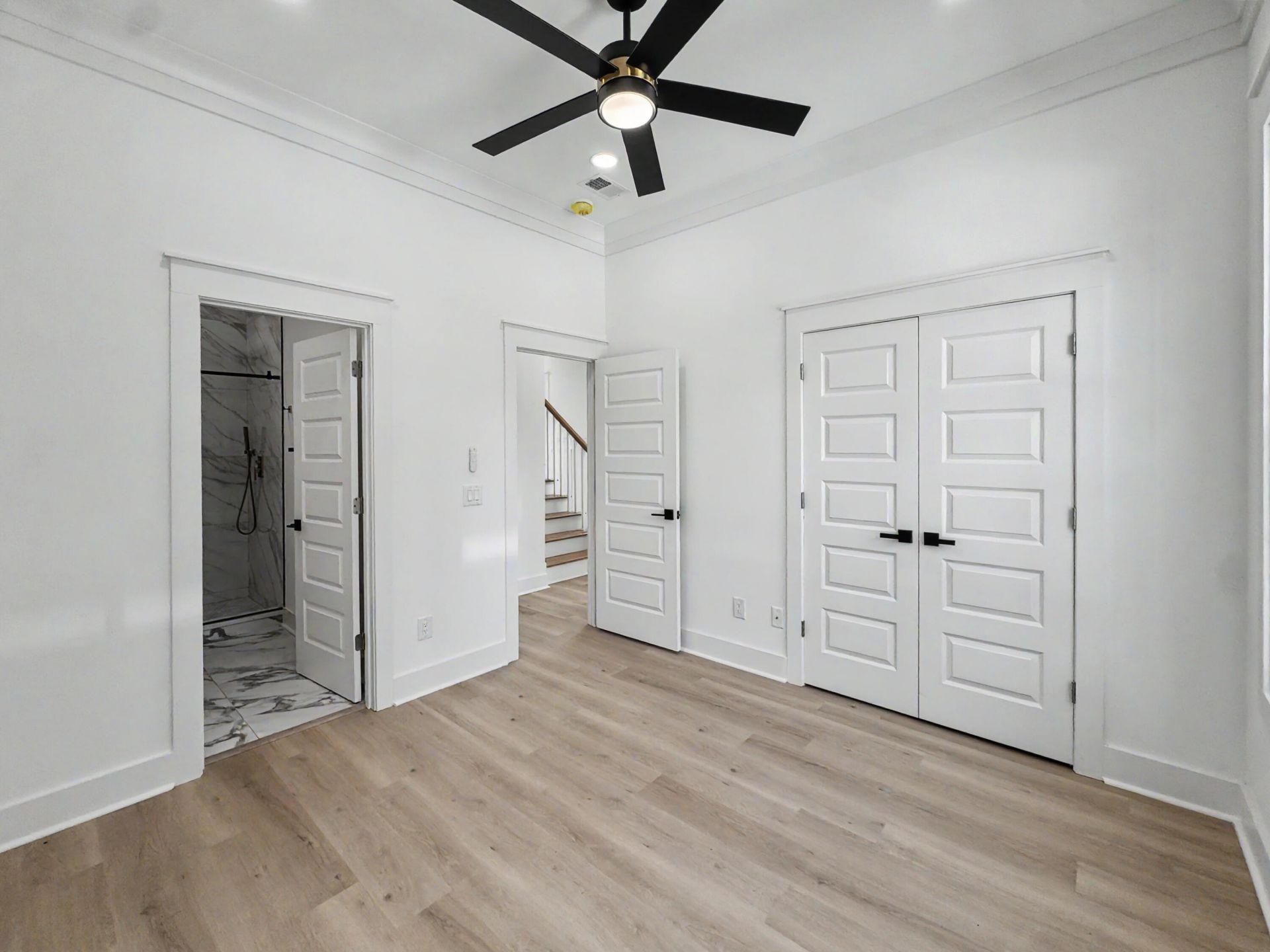 2233 Clinton Street Photo 12