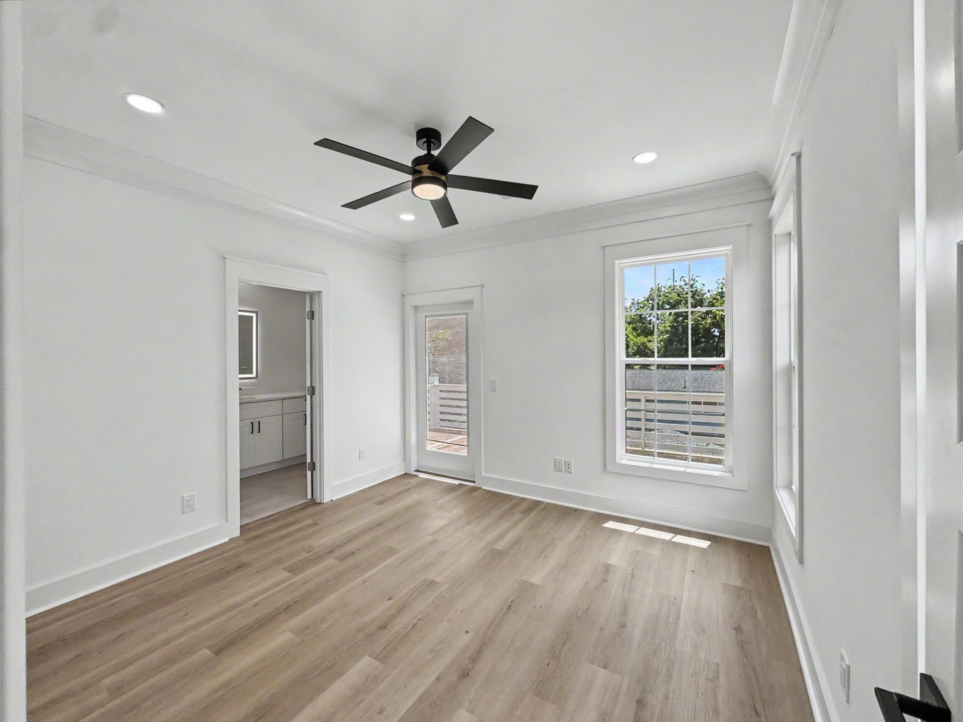 2233 Clinton Street Photo 25