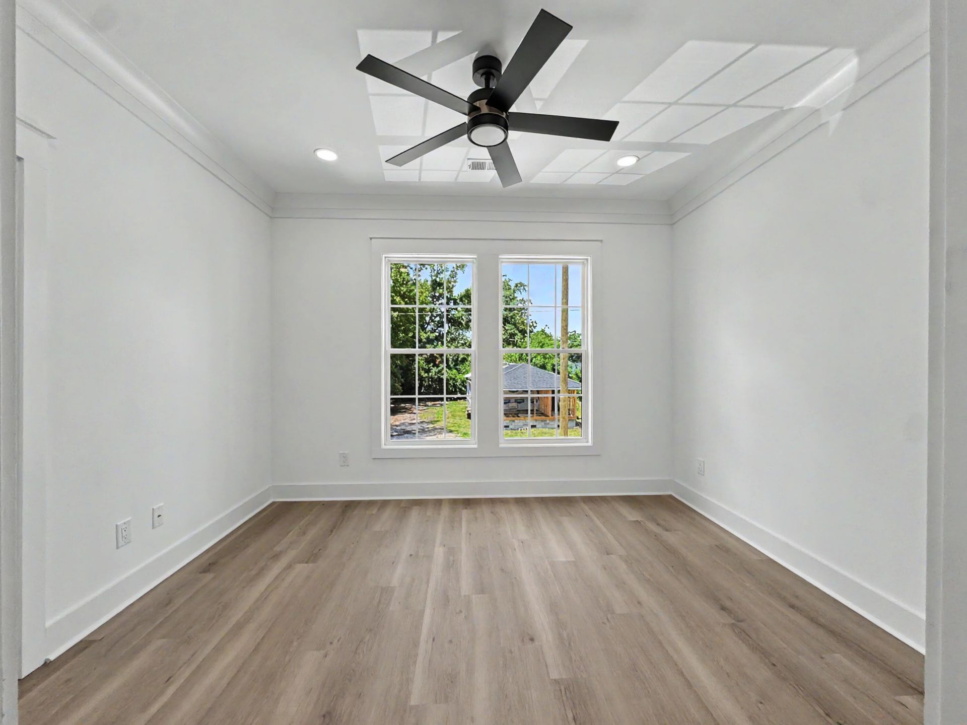 2233 Clinton Street Photo 33