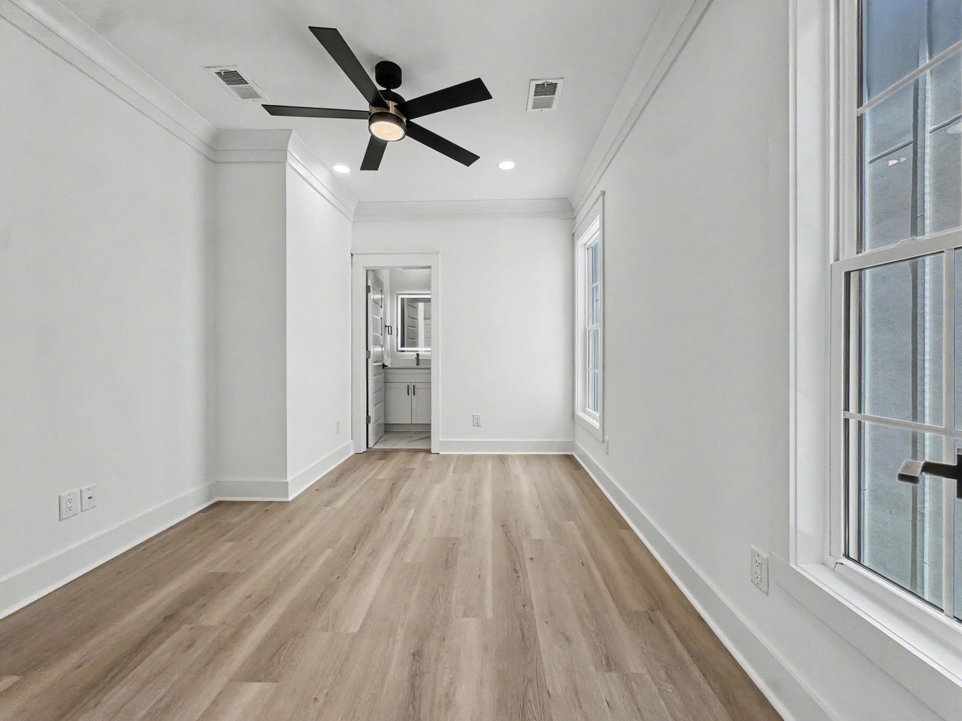 2233 Clinton Street Photo 34