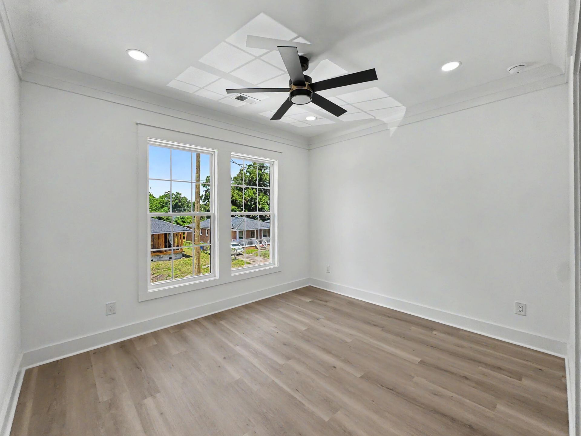 2233 Clinton Street Photo 41