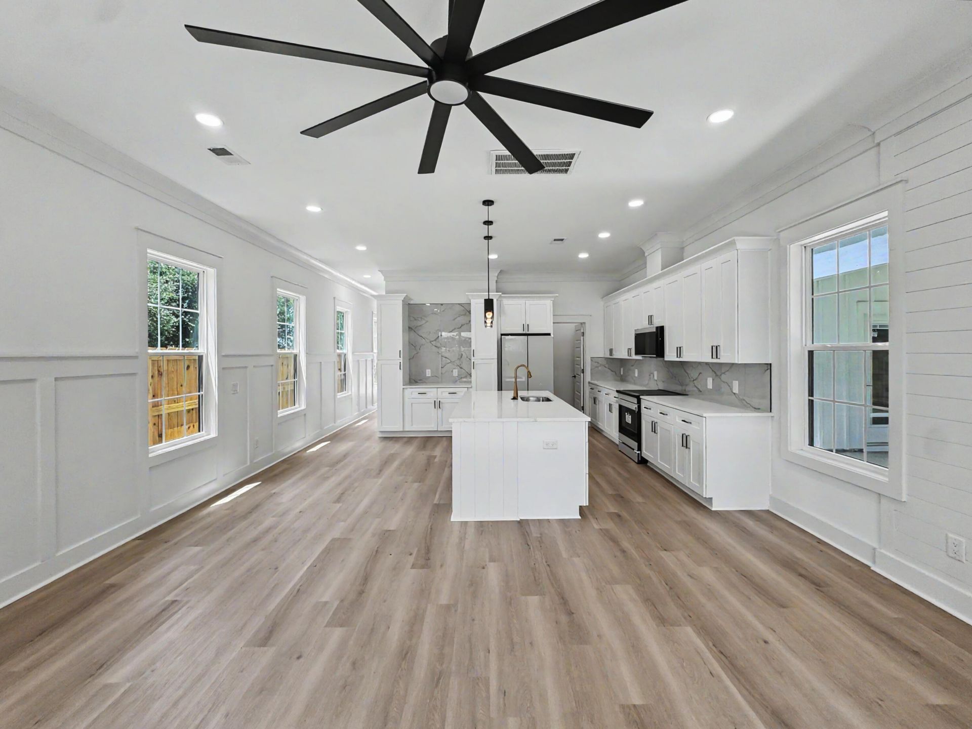 2233 Clinton Street Photo 6