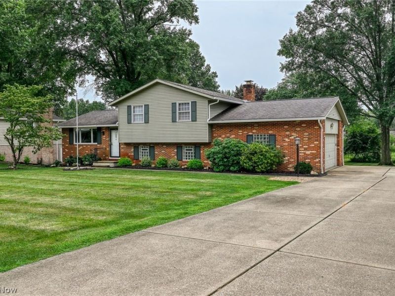 5610 Comanche Street NW, North Canton, OH 44720 Photo 2
