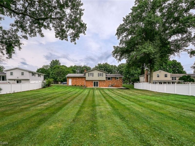 5610 Comanche Street NW, North Canton, OH 44720 Photo 24