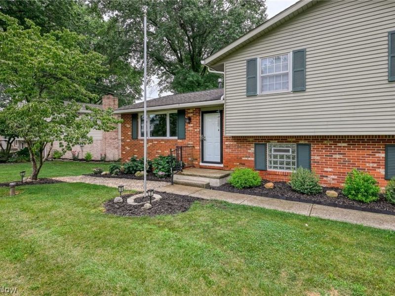 5610 Comanche Street NW, North Canton, OH 44720 Photo 3