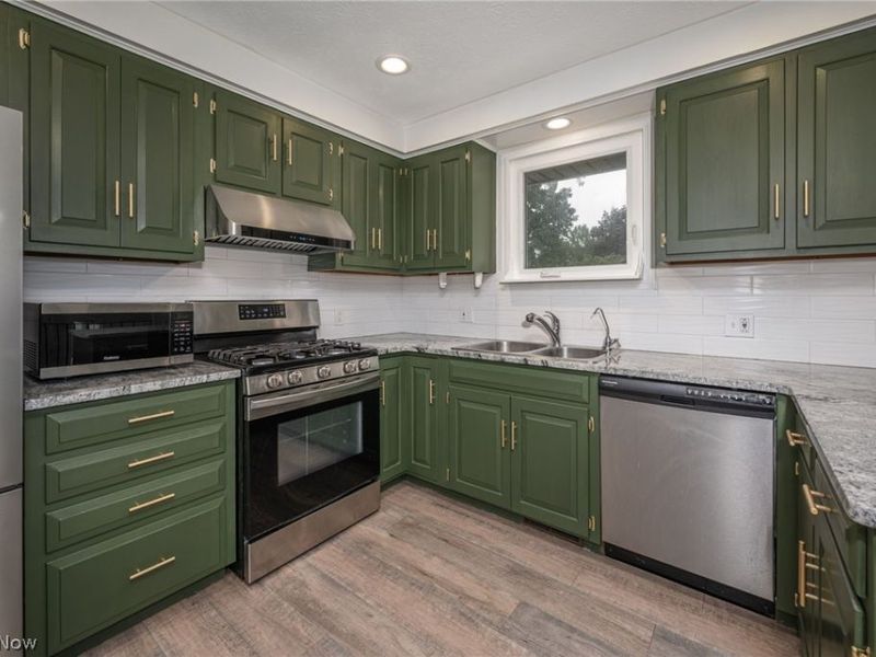 5610 Comanche Street NW, North Canton, OH 44720 Photo 6
