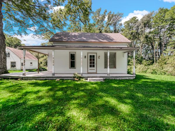 8826 N 650 E , New Carlisle, IN 46552