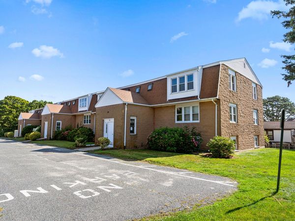 24 Bettys Pond Road, Unit APT P, Hyannis, MA 02601