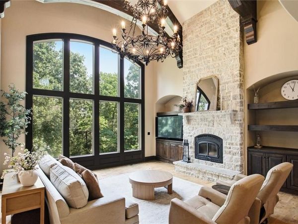 14555 Oak Valley Drive, Gardner, KS 66030