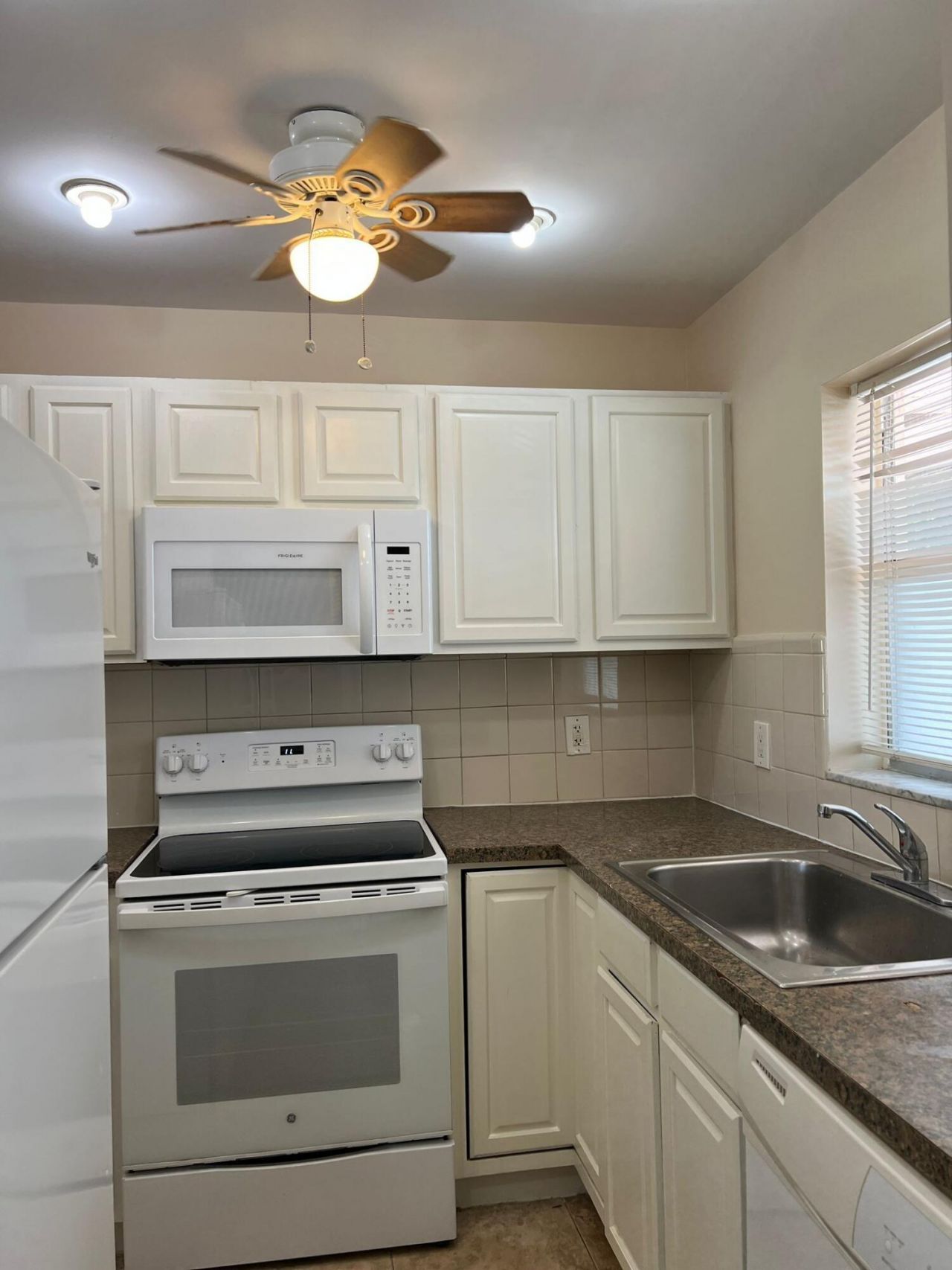 9851 Sandalfoot Boulevard, Unit 212, Boca Raton, FL 33428 Photo