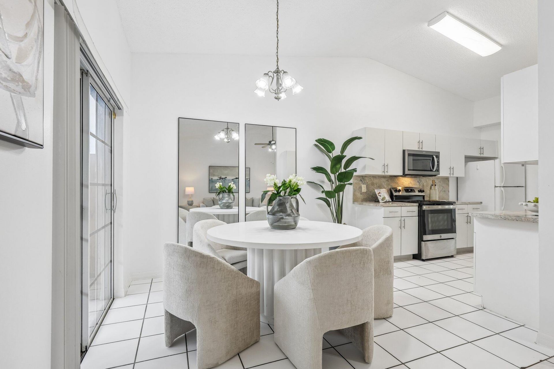 980 NE 212th Terrace, Unit 980-01, Miami, FL 33179 Photo