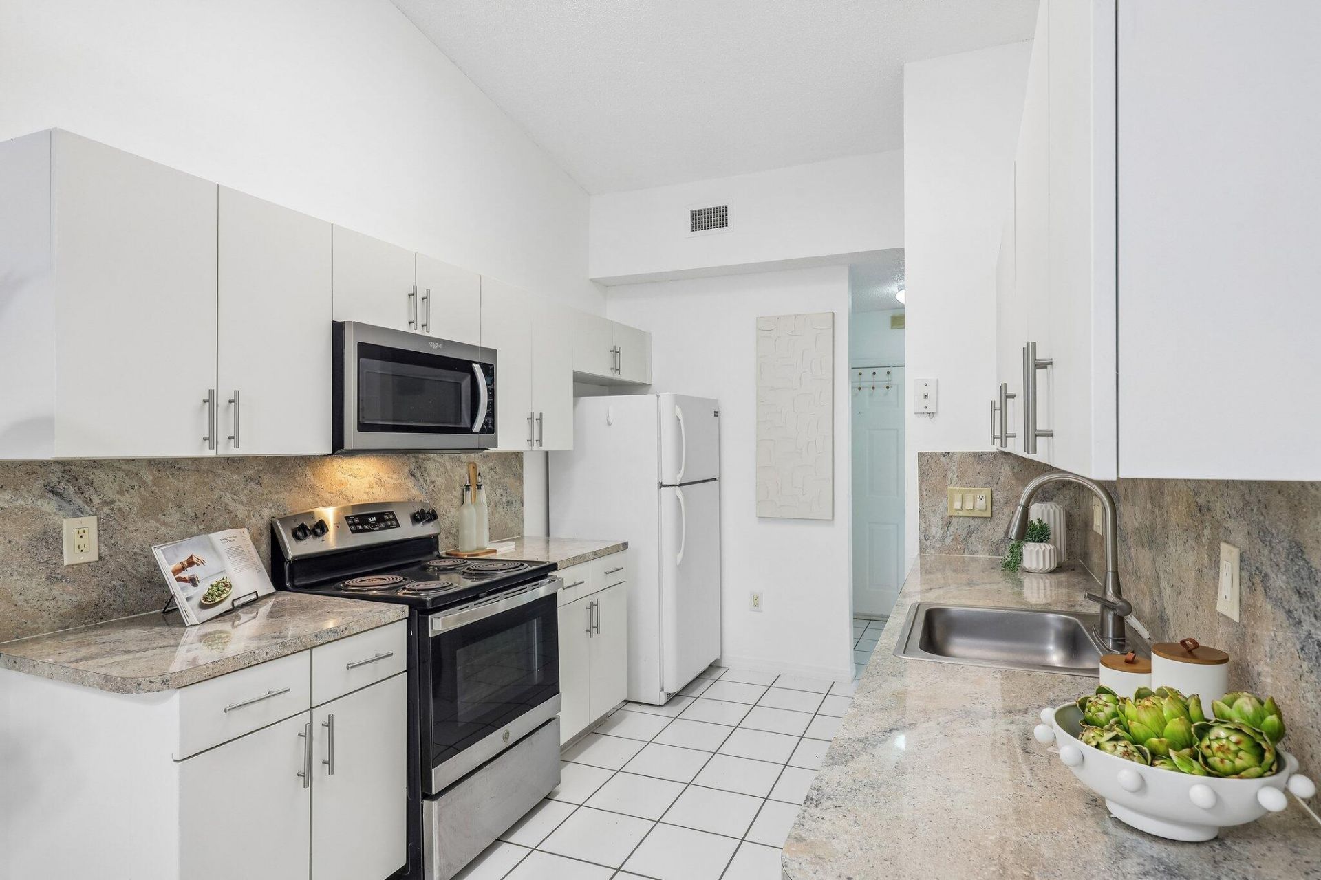980 NE 212th Terrace, Unit 980-01, Miami, FL 33179 Photo