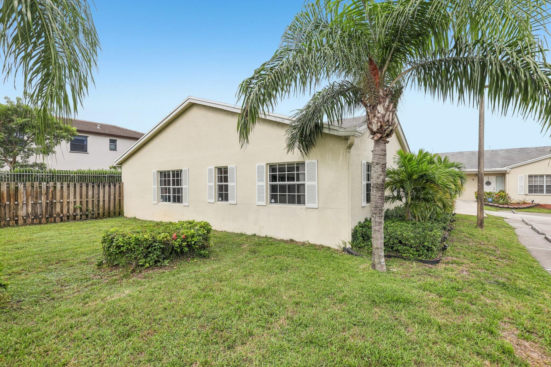 980 NE 212th Terrace, Unit 980-01, Miami, FL 33179 Photo