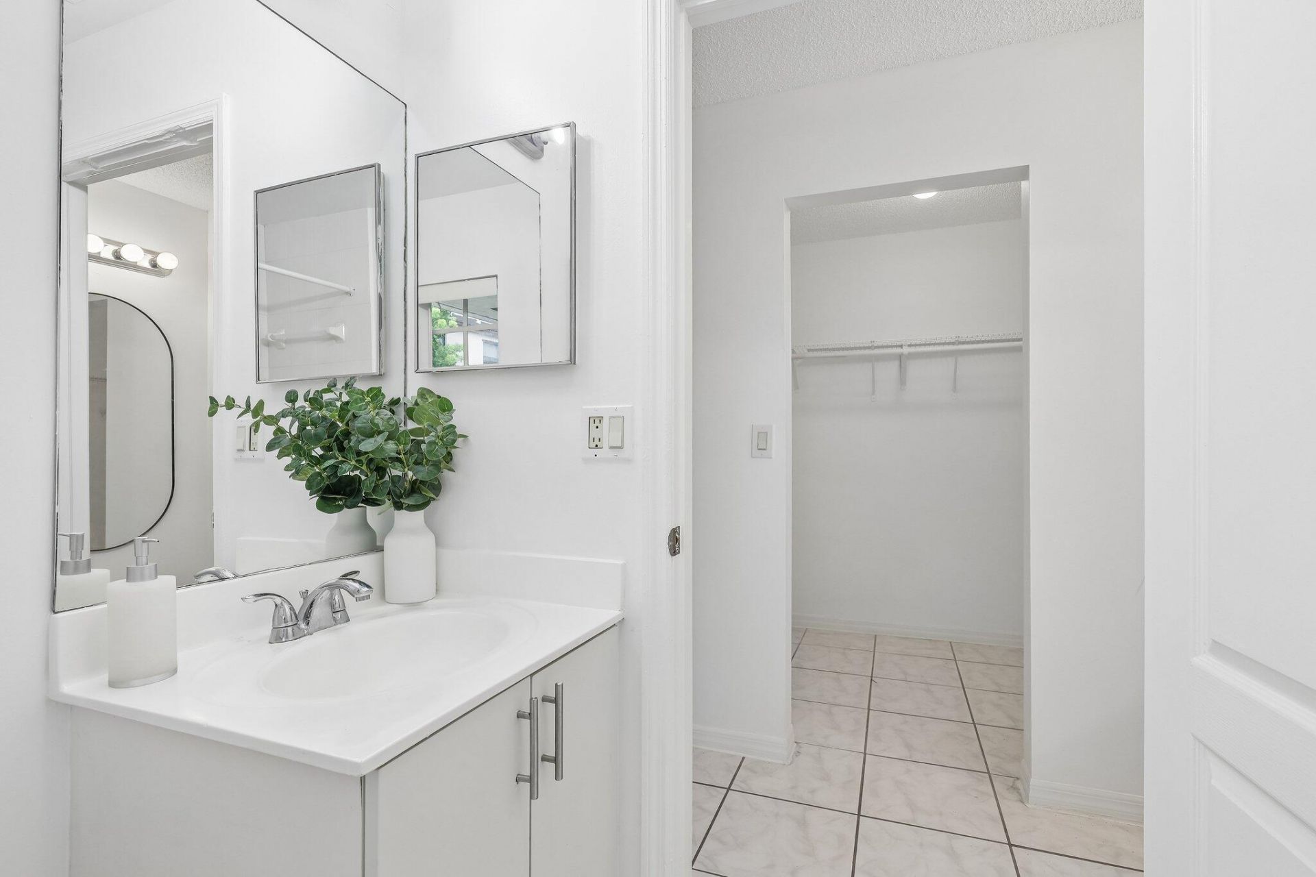 980 NE 212th Terrace, Unit 980-01, Miami, FL 33179 Photo