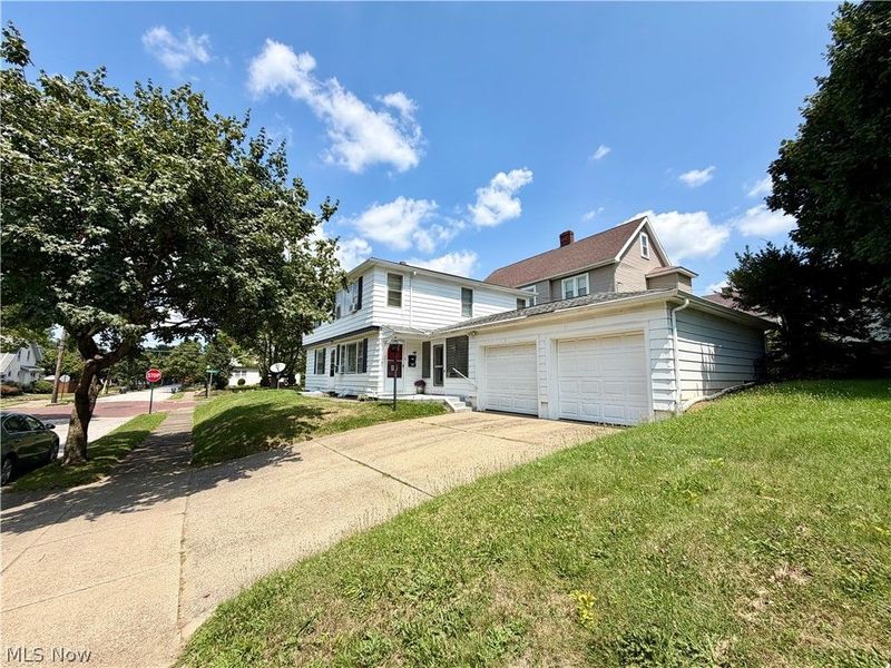526 N Firestone Boulevard, Akron, OH 44301 Photo 2