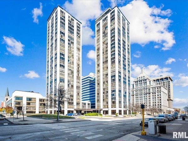 123 SW JEFFERSON Avenue, Unit E11A, Peoria, IL 61602