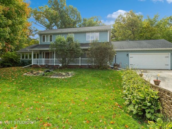 100 Prince Court SE, Poplar Grove, IL 61065