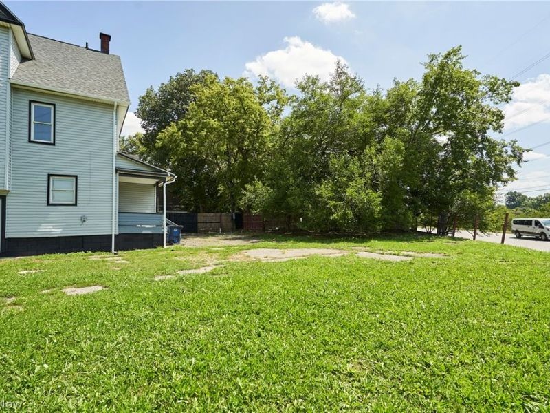 9100 Miles Avenue, Cleveland, OH 44105 Photo 30