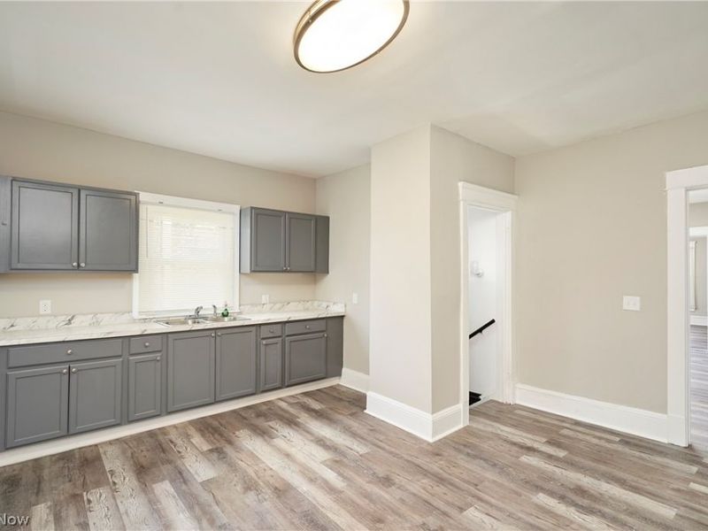 9100 Miles Avenue, Cleveland, OH 44105 Photo 6