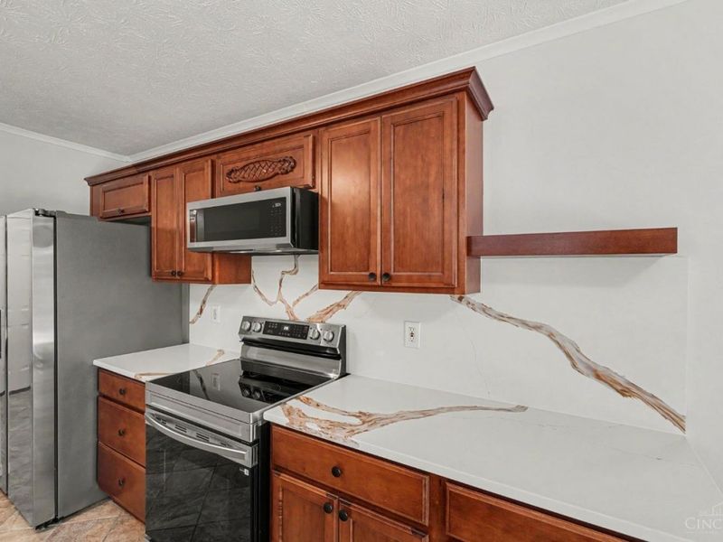 357 Hartford Court, Hamilton Twp, OH 45039 Photo 10