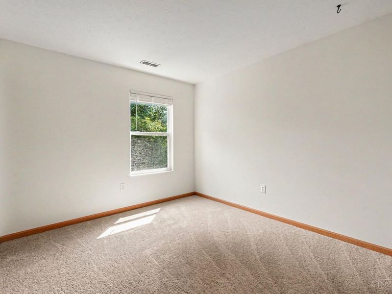 357 Hartford Court, Hamilton Twp, OH 45039 Photo 18