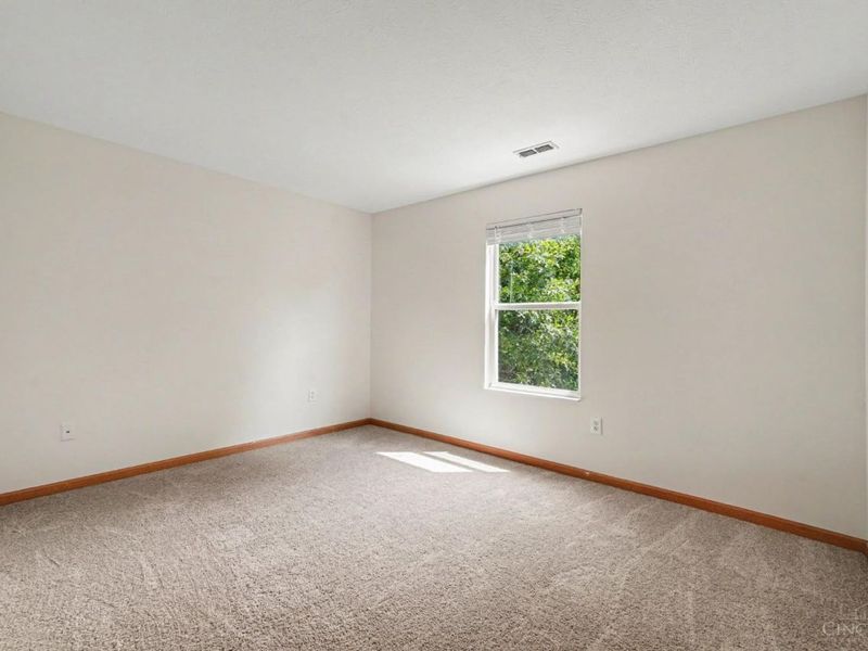 357 Hartford Court, Hamilton Twp, OH 45039 Photo 19