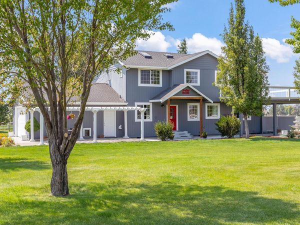 7070 NE Juniper Ridge Road, Redmond, OR 97756