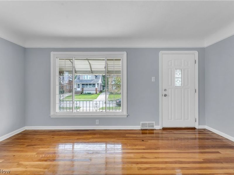 4102 Pershing Avenue , Parma, OH 44134 Photo 4