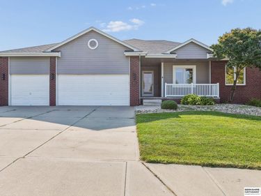 8112 166th Street, Omaha, NE 68133