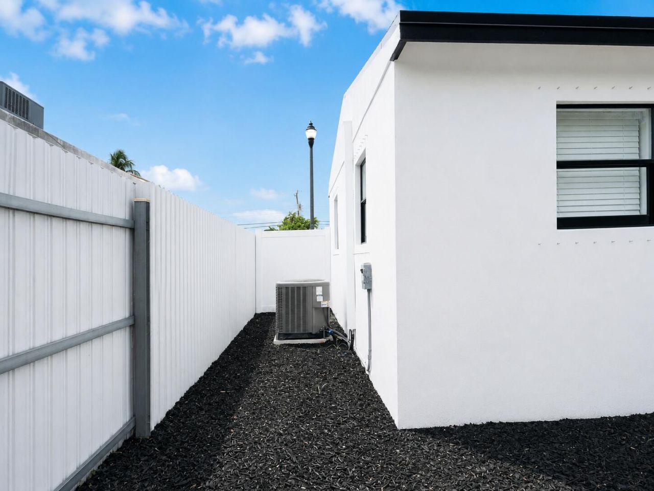 2013 Longwood Road, West Palm Beach, FL 33409 Photo