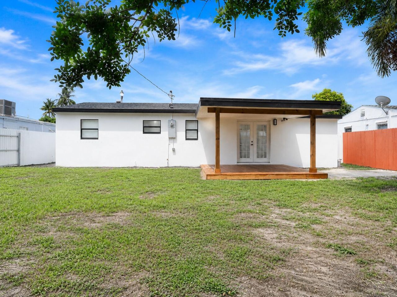 2013 Longwood Road, West Palm Beach, FL 33409 Photo