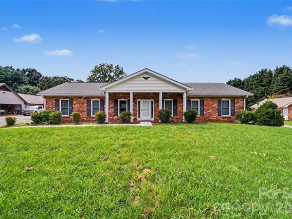 3120 Middlebrook Drive, Clemmons, NC 27012