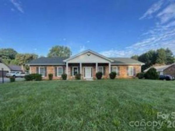3120 Middlebrook Drive, Clemmons, NC 27012