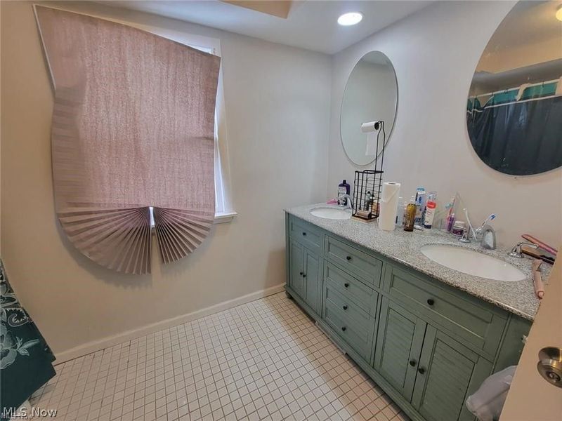3802 Fairoaks Road, South Euclid, OH 44121 Photo 8