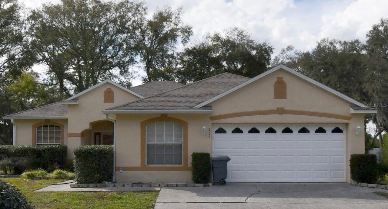 955 Moonluster Drive , Casselberry, FL 32707 Main Photo