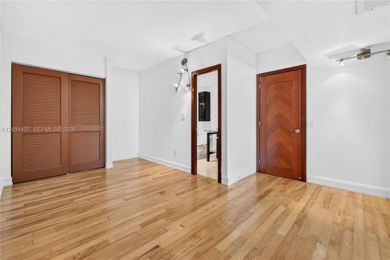 19380 Collins Ave , Unit 1103, Sunny Isles Beach, FL 33160 Photo