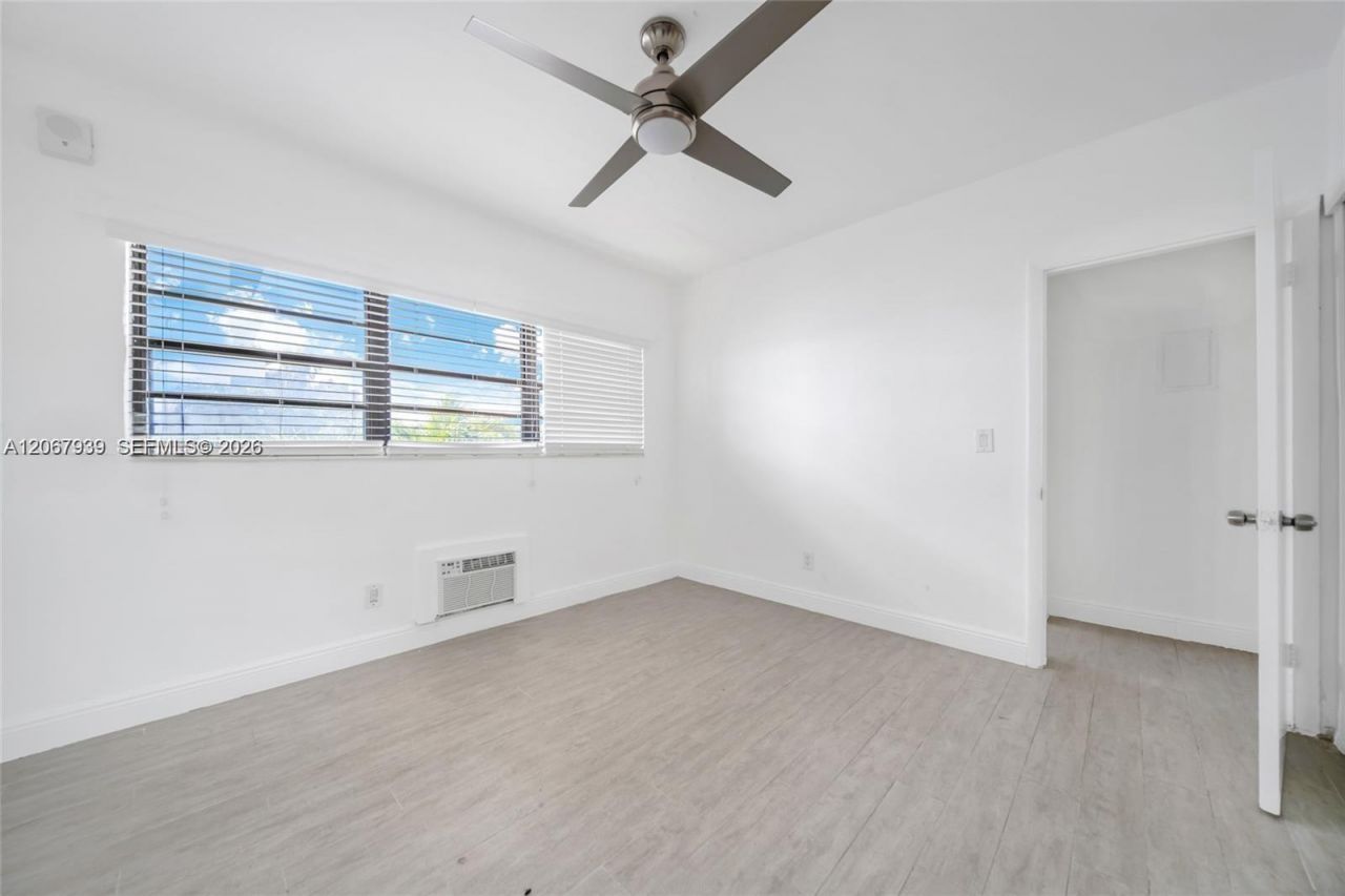 7845 NE Bayshore Ct, Unit 12A, Miami, FL 33138 Photo