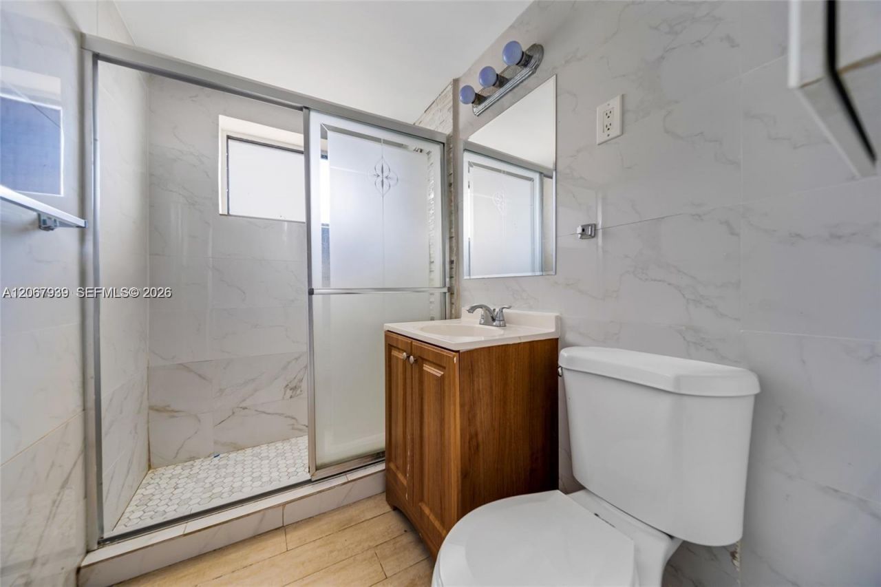 7845 NE Bayshore Ct, Unit 12A, Miami, FL 33138 Photo