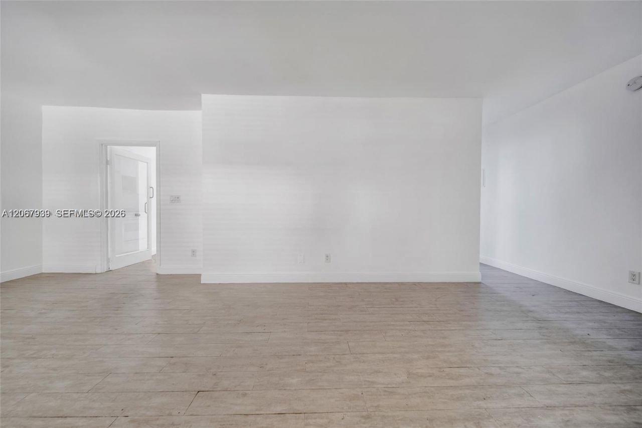 7845 NE Bayshore Ct, Unit 12A, Miami, FL 33138 Photo