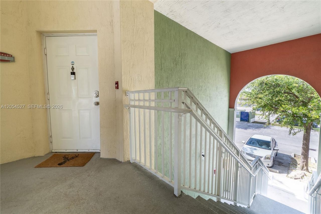 11002 NW 83rd St, Unit 213, Doral, FL 33178 Photo