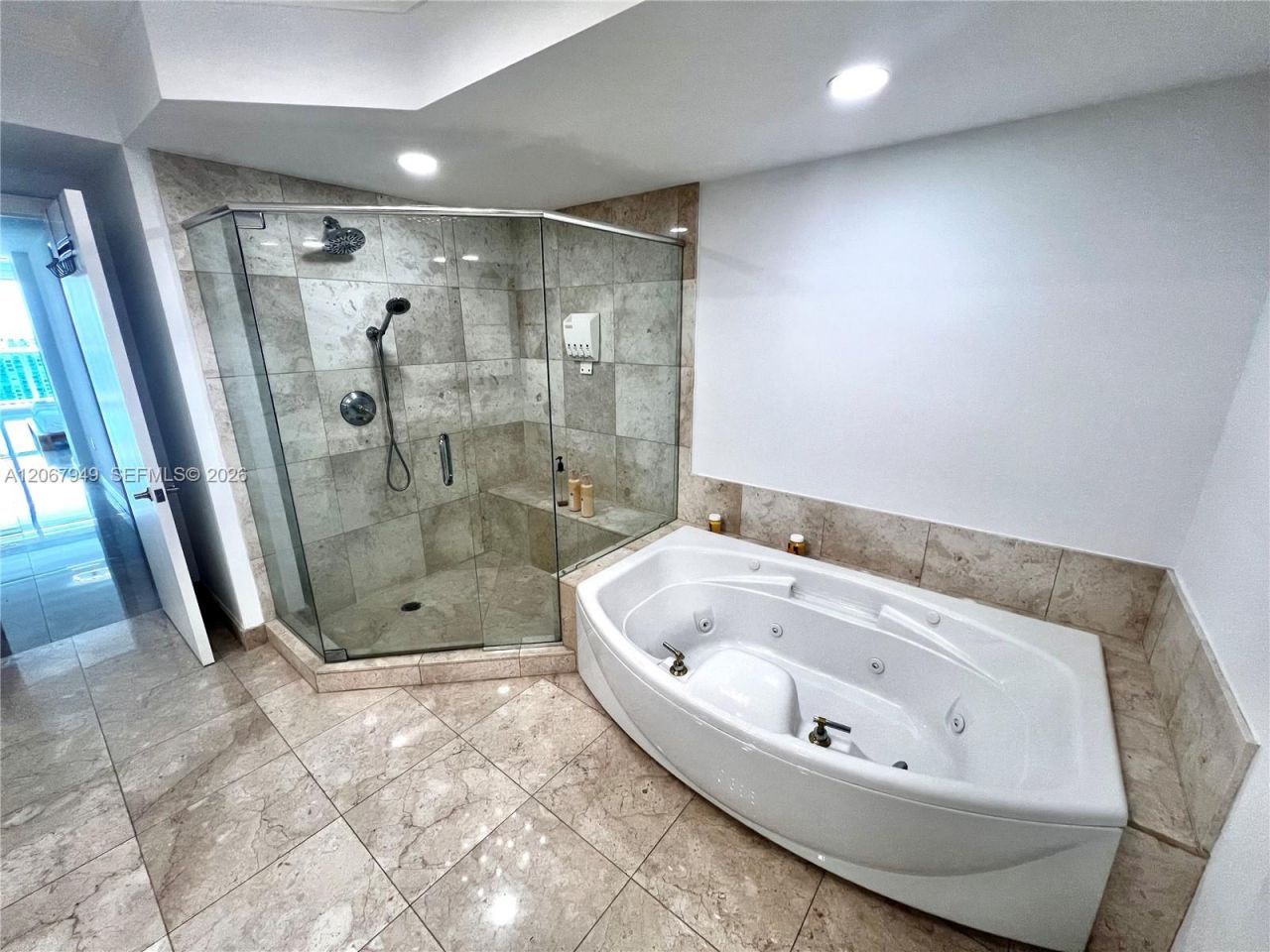 3201 NE 183rd St , Unit 2305, Aventura, FL 33160 Photo