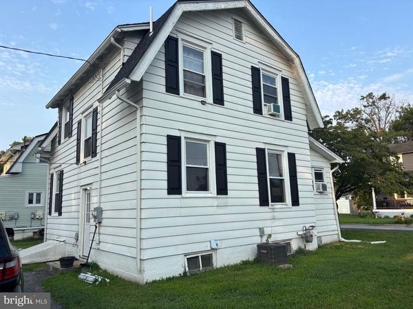 296 B STREET, CARNEYS POINT, NJ 08069